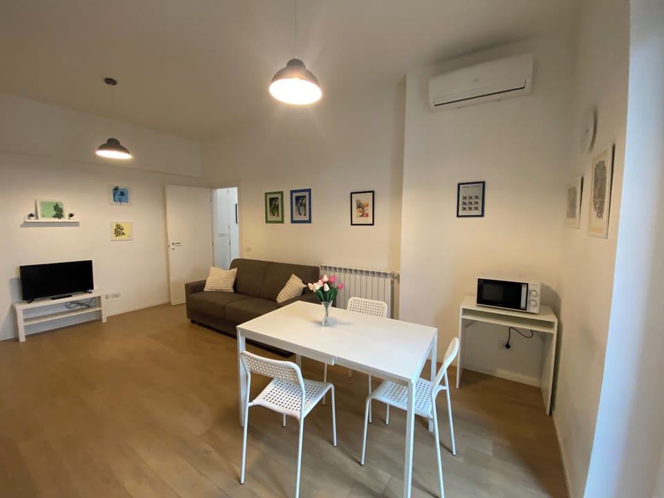 Apartment (1 Bedroom) | Living area