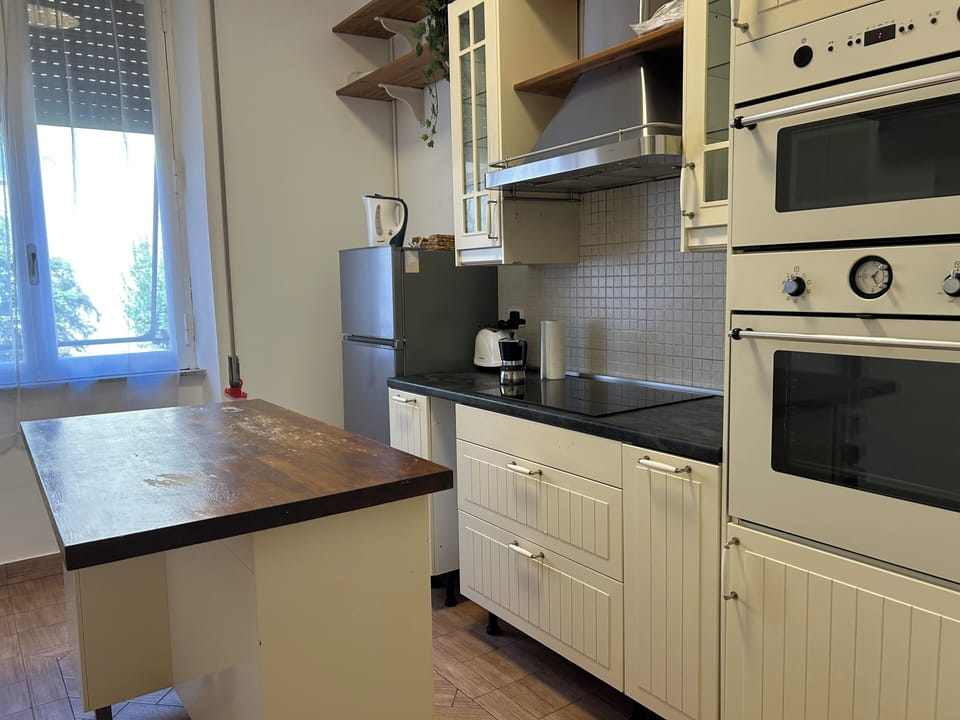 Apartment (3 Bedrooms) | Private kitchen | Microwave, oven, electric kettle