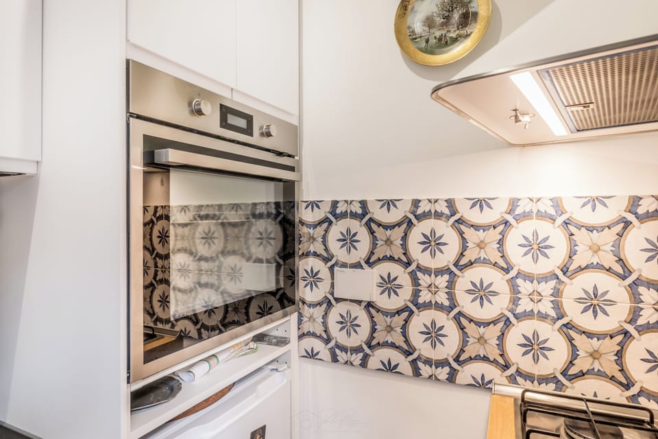 Apartment (2 Bedrooms) | Private kitchen | Microwave, espresso maker, electric kettle