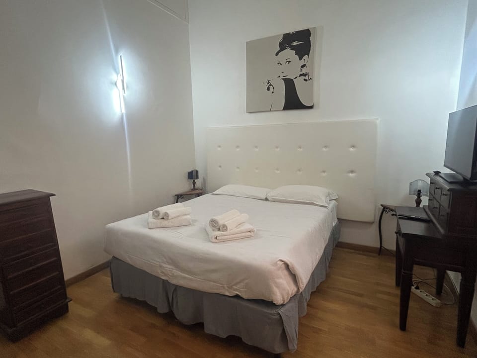 Apartment (2 Bedrooms) | 2 bedrooms, cribs/infant beds, bed sheets