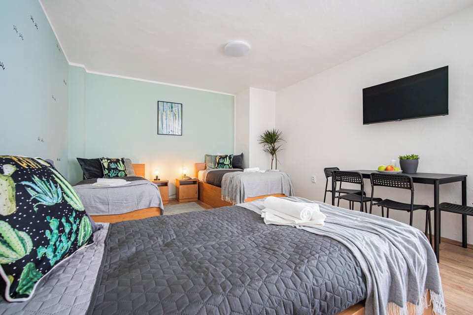 Grand Room | Free WiFi