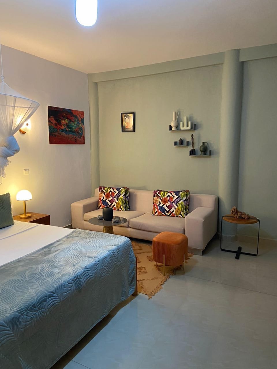 Suite Deluxe, vue Jardin (Queen V) | Individually decorated, desk, laptop workspace, blackout drapes