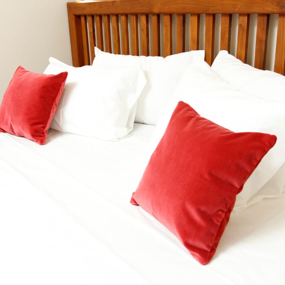 Triple Room | In-room safe, desk, blackout drapes, soundproofing