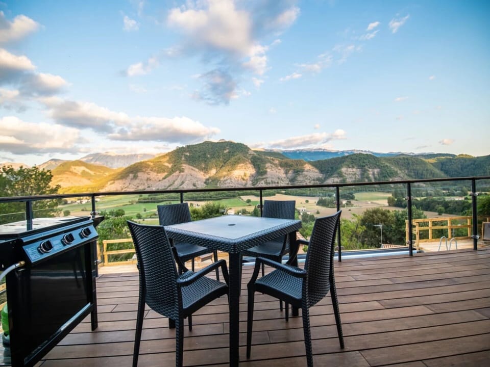 House | Balcony