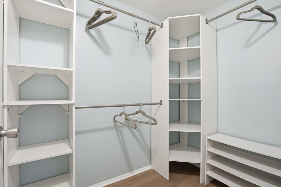 Signature House, 4 Bedrooms, Non Smoking, Patio | Individually decorated, individually furnished, desk, laptop workspace