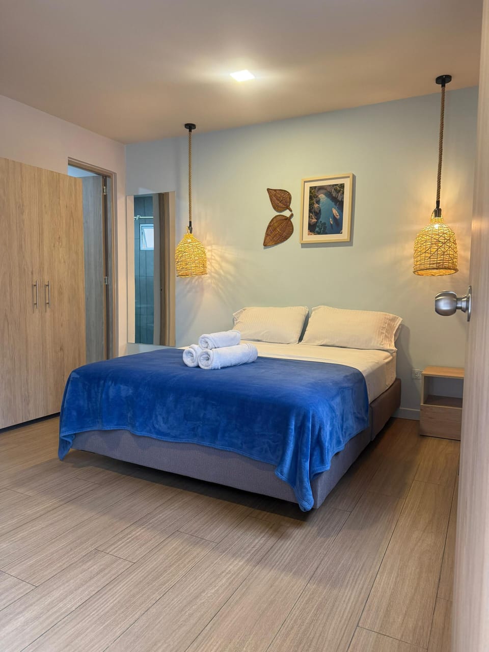 Deluxe Double Room | In-room safe, iron/ironing board, free WiFi