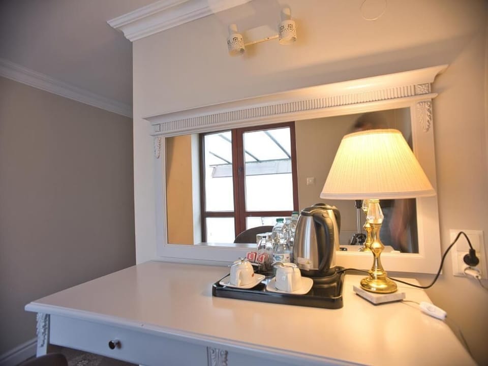 Deluxe Twin Room, Non Smoking, Housekeeping | Interior