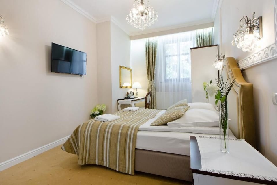 Premium Double Room, Non Smoking, Garden View | Free WiFi