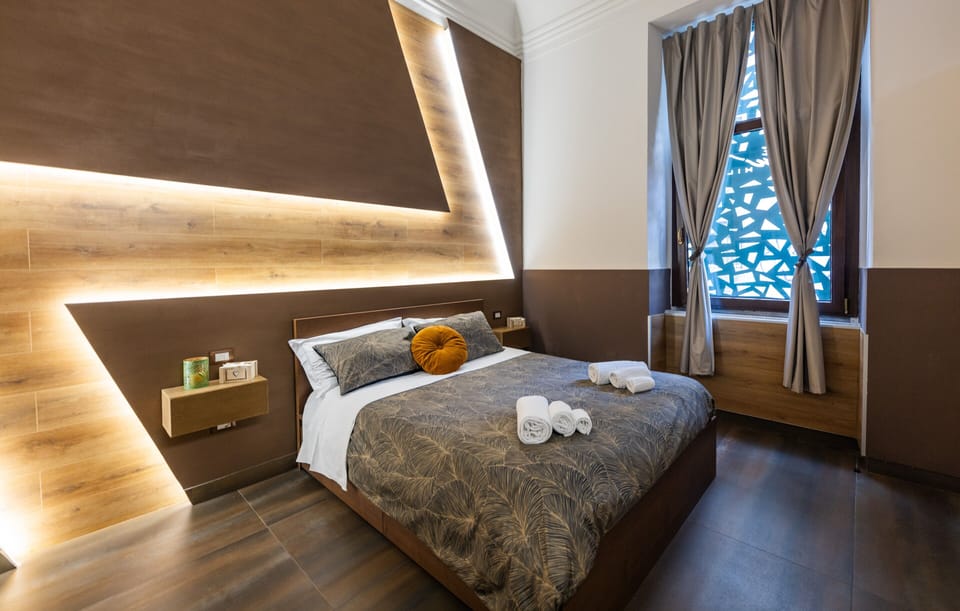 Deluxe Room | Premium bedding, down comforters, in-room safe, desk