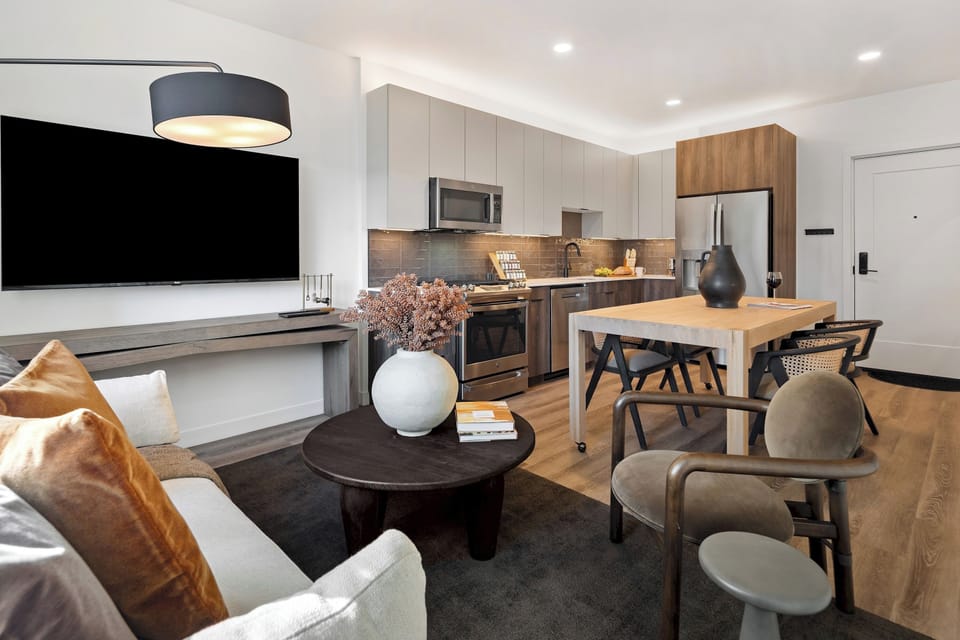 A modern, cozy space where comfort meets contemporary design.
Settle in, stretch out, and feel right at home.