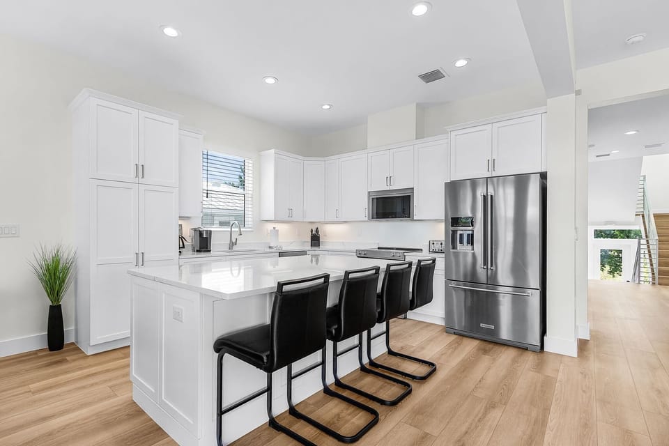 House, Multiple Beds (Cask and Cocoa) | Private kitchen | Oven, toaster
