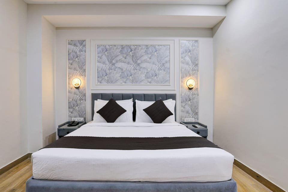 Classic Double Room, City View | Soundproofing, iron/ironing board, free WiFi