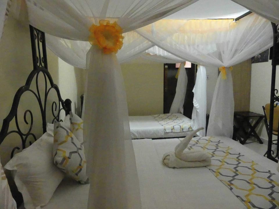 Executive Twin Room | Free WiFi, bed sheets
