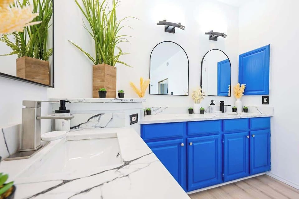 Beautiful countertops in all full baths to give the full luxe experience!