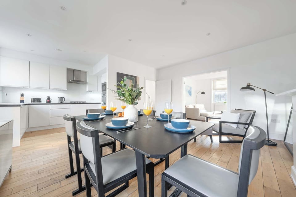 The kitchen and dining area