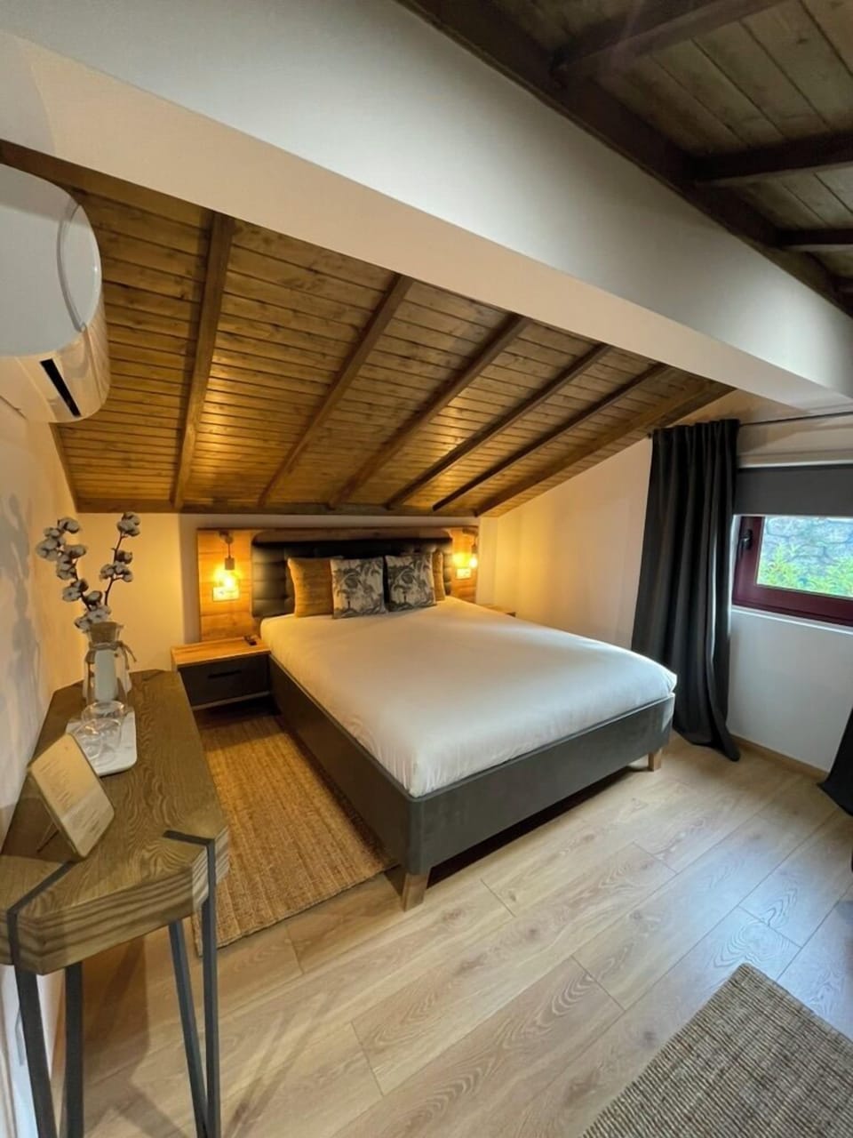 Comfort Double Room, City View | Free WiFi, bed sheets