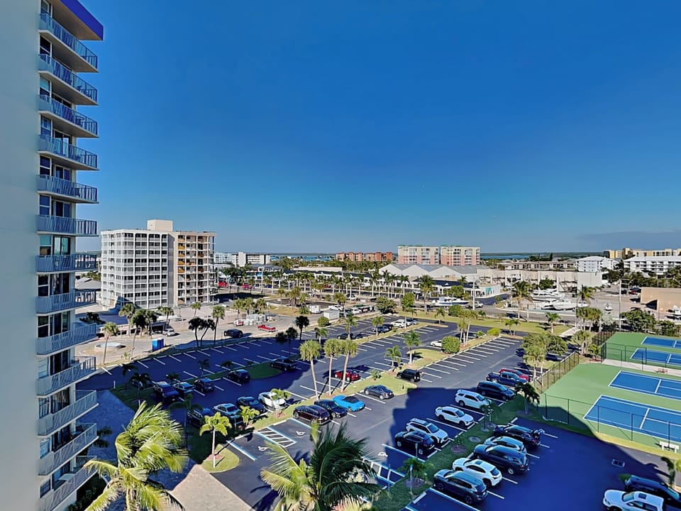 Condo (0 Bedroom) | Property amenity