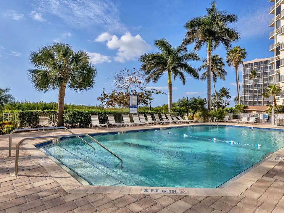 Condo (0 Bedroom) | Property amenity