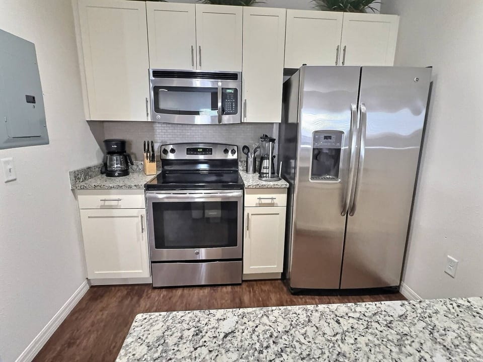 Basic Villa | Private kitchen | Cookware/dishes/utensils