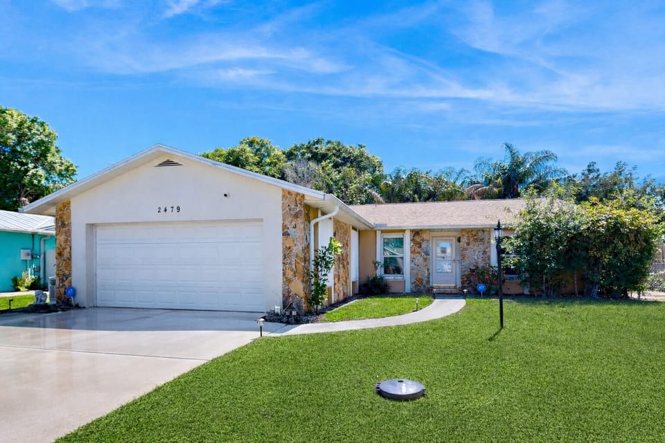 Welcome to 2479 4th Pl!