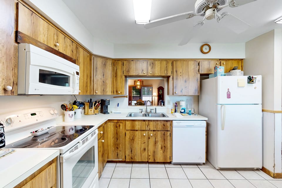 Fully equipped kitchen with everything you need to prepare your favorite meals