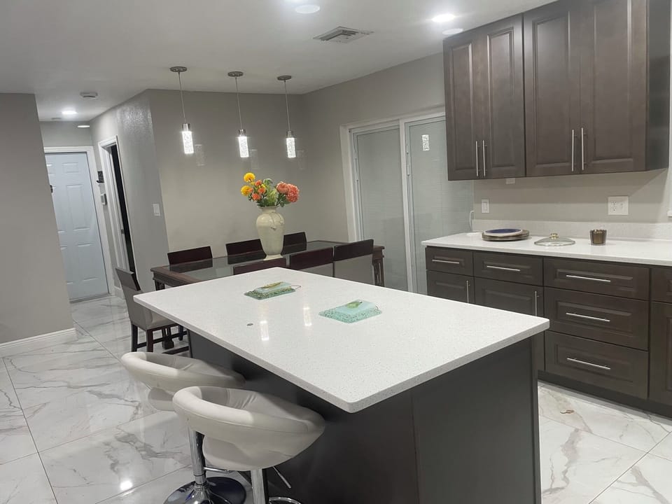 Full Kitchen!