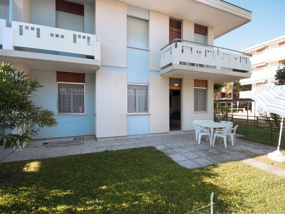 Apartment, Condominium, Hotel