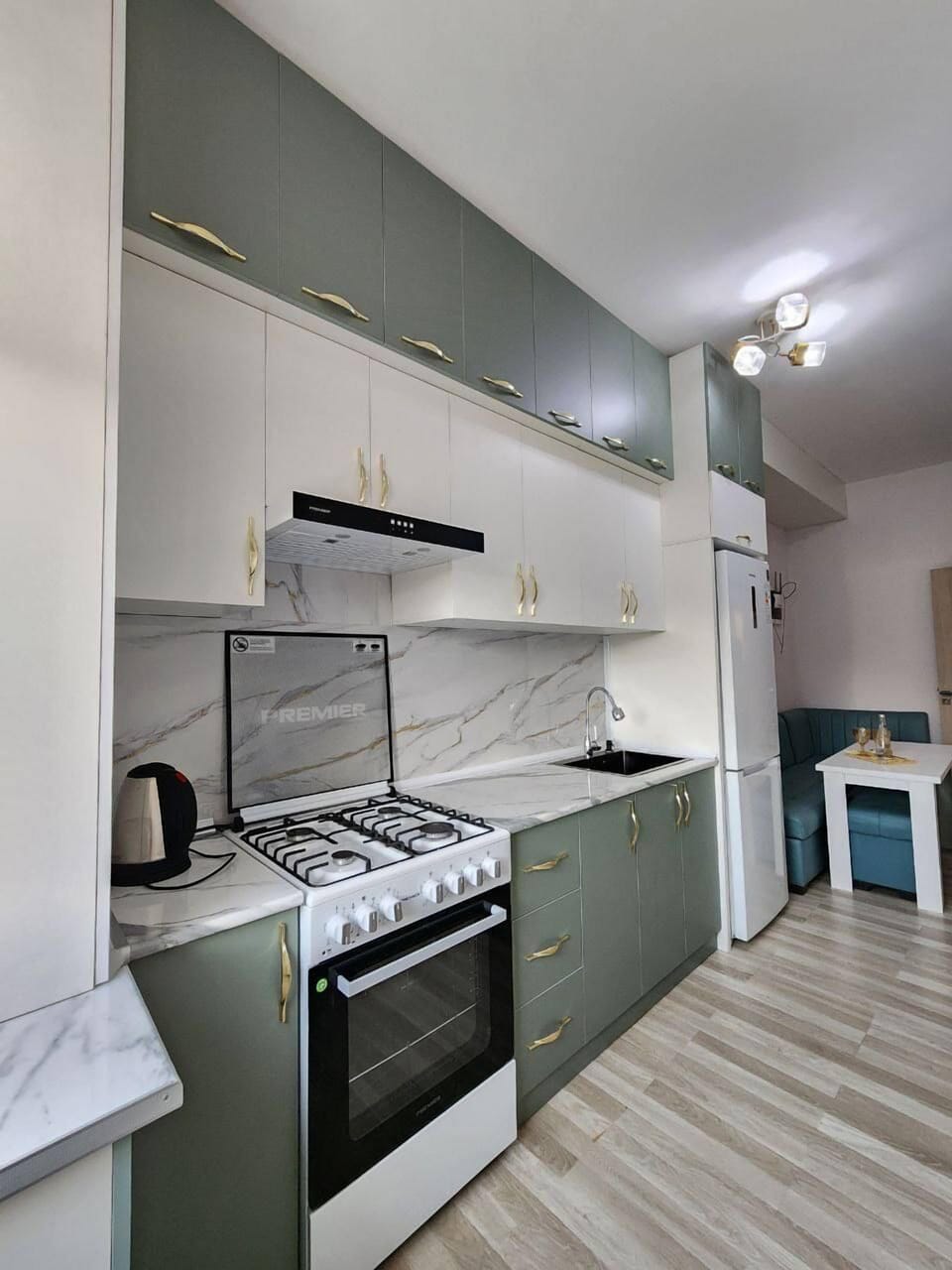 Comfort Apartment, Balcony, Courtyard View | Private kitchen | Fridge, microwave, stovetop, electric kettle