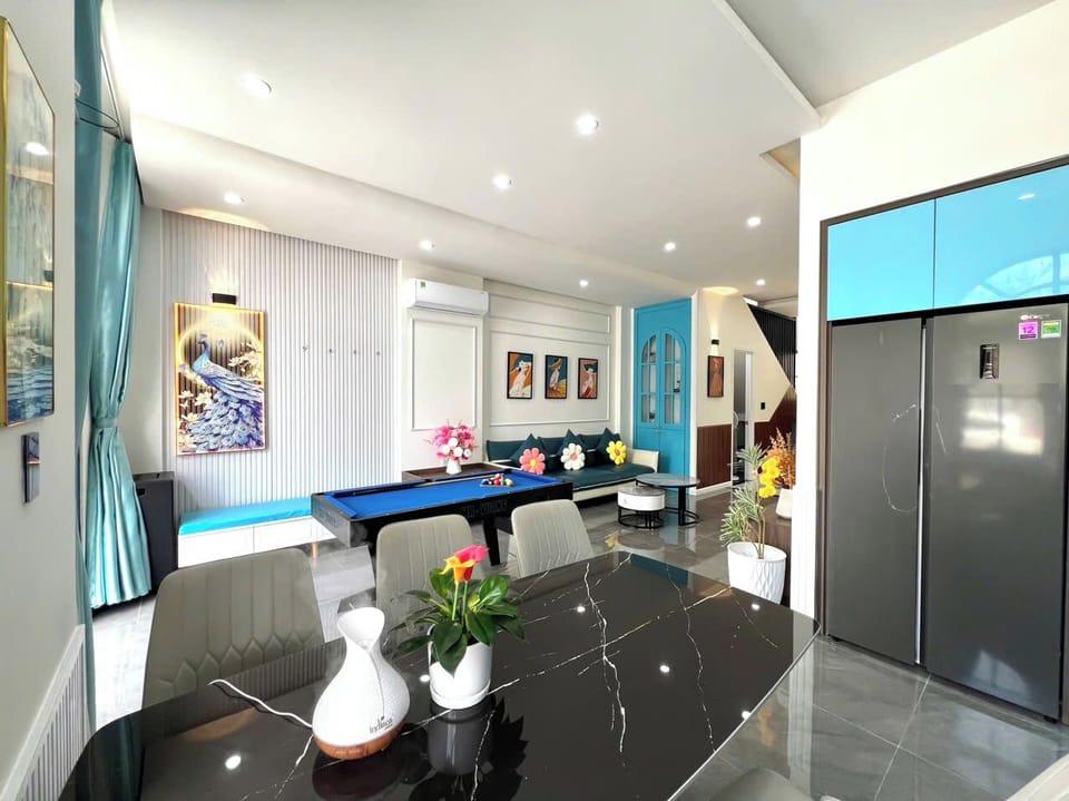 Comfort Villa, 4 Bedrooms, Air conditioning, Beach View | Living area | 32-inch flat-screen TV with cable channels