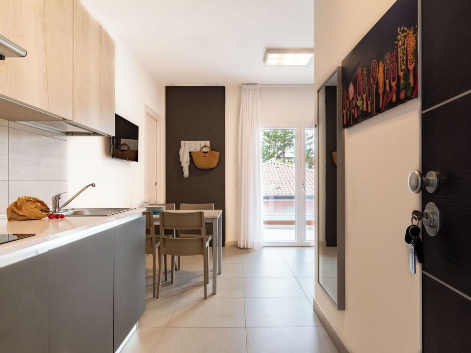 Apartment, Condominium, Hotel