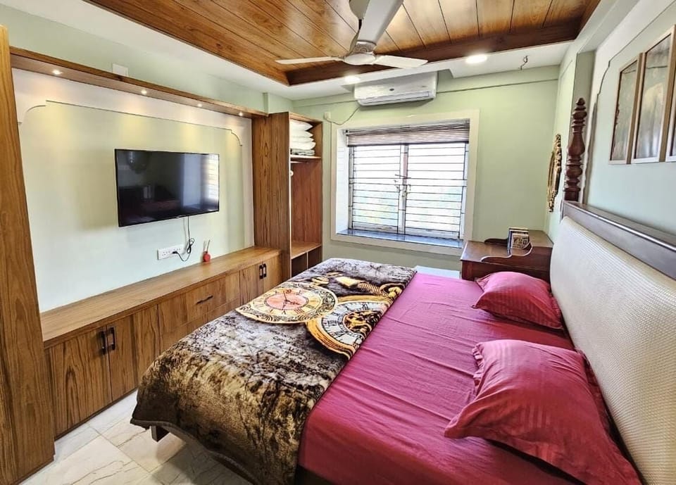 Deluxe Double Room, Sea View | Desk, laptop workspace, WiFi (free)