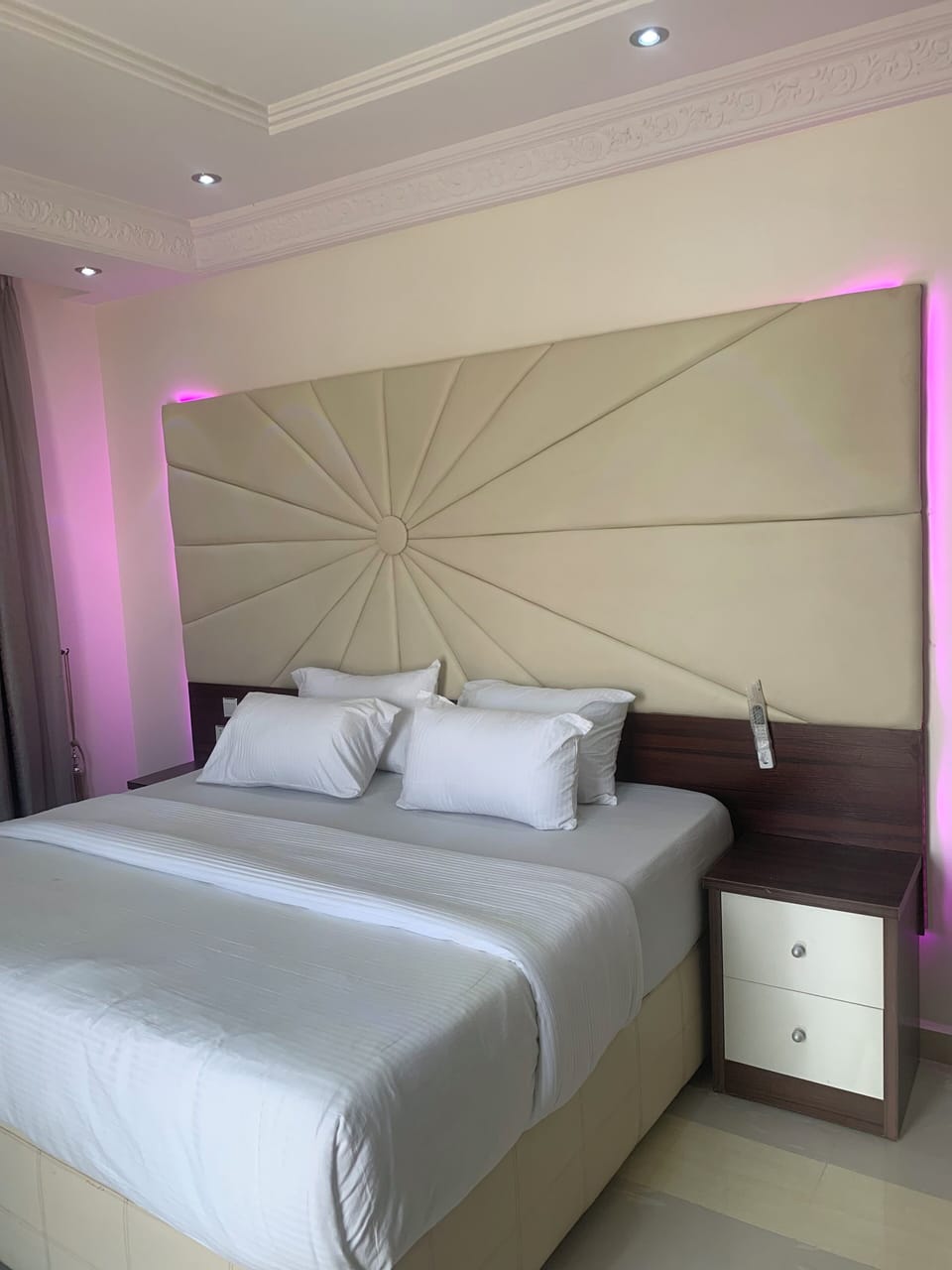 Superior Single Room | Living area | TV