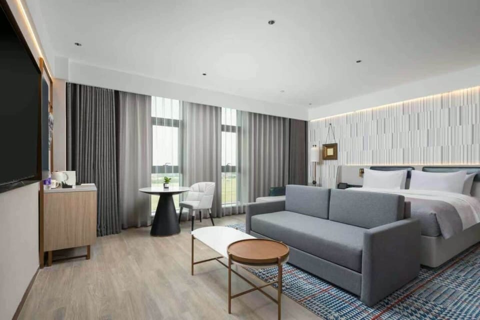 Premier Double Room | Laptop workspace, blackout drapes, WiFi (free)