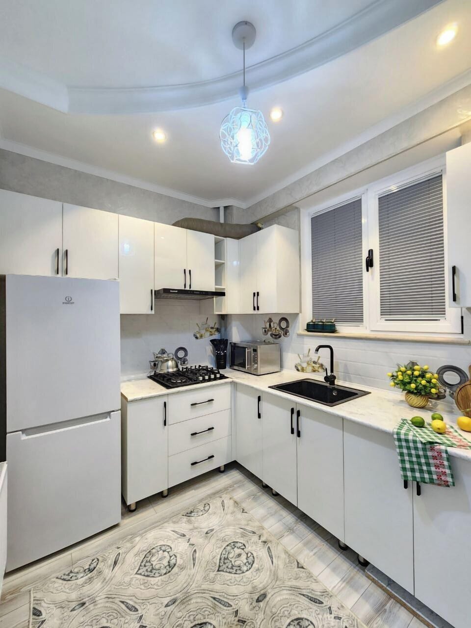 Comfort Apartment, Balcony, Courtyard View | Private kitchen | Fridge, microwave, stovetop, electric kettle
