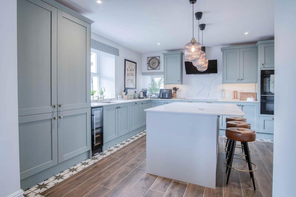 House (5 Bedrooms) | Private kitchen | Microwave, oven, highchair, dining tables