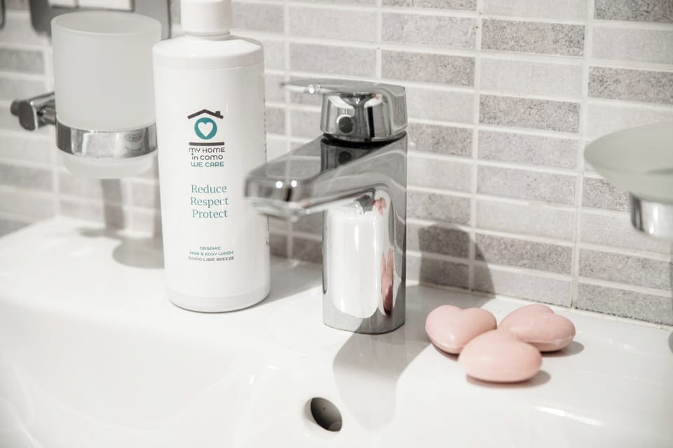 Apartment, Lake View | Bathroom | Shower, free toiletries, hair dryer, bidet