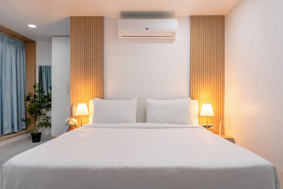 Memory foam beds, laptop workspace, free WiFi