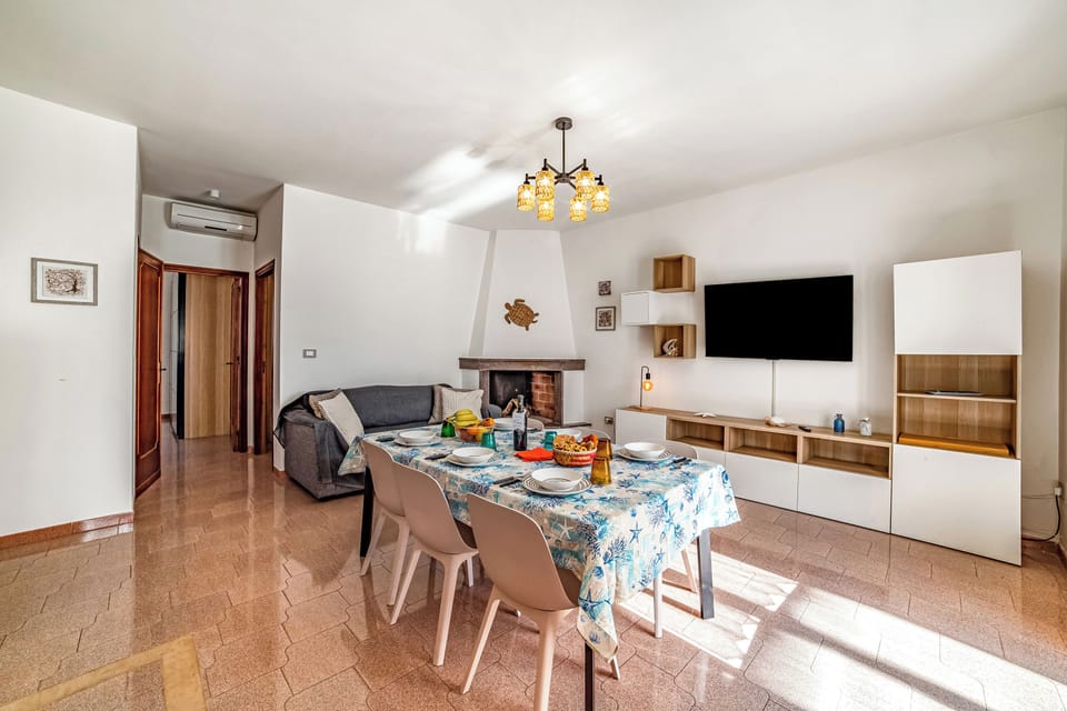 Standard Apartment, 2 Bedrooms, Balcony (La Casa Del Lido 1 in Ugento with) | Dining