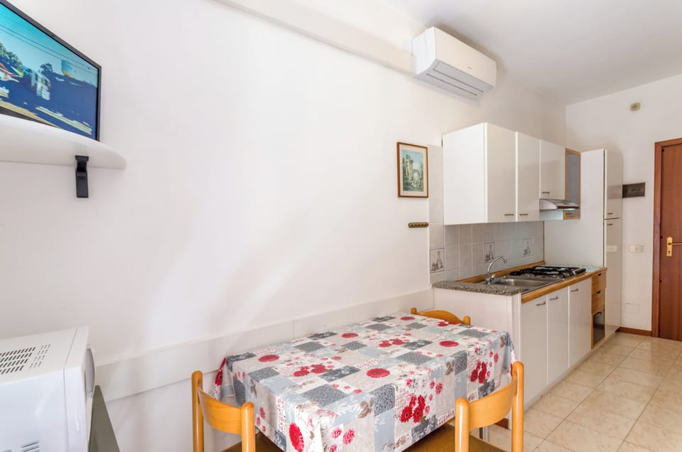 Apartment, 1 Bedroom, Balcony | Interior