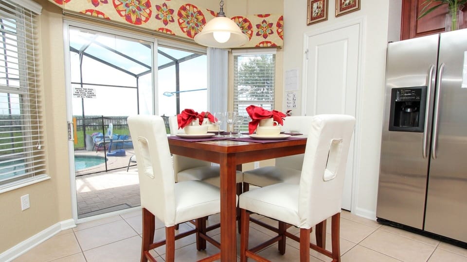 House, 6 Bedrooms | Dining