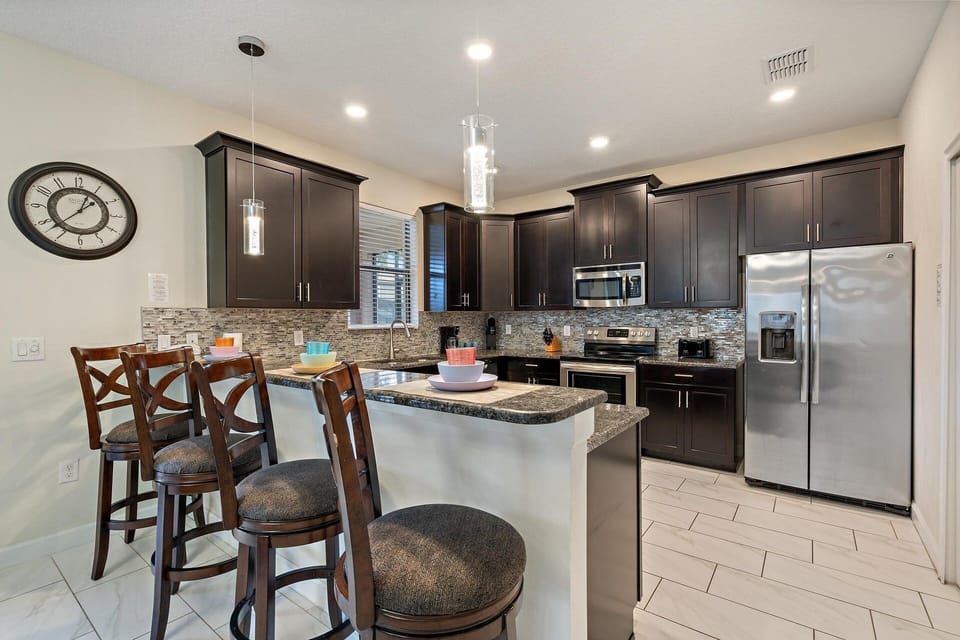 House, 6 Bedrooms | Private kitchen | Coffee/tea maker, fridge, oven, toaster