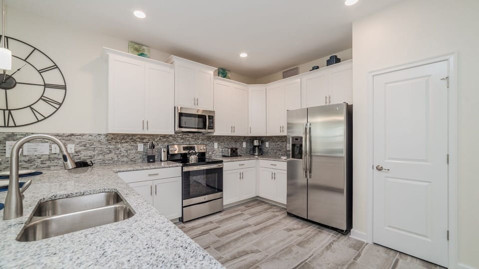 House, Multiple Bedrooms | Private kitchen | Coffee/tea maker, fridge, oven, toaster