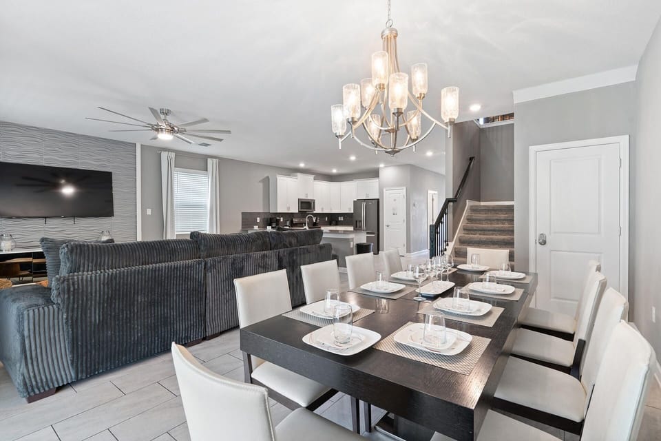 House, Multiple Bedrooms | Dining