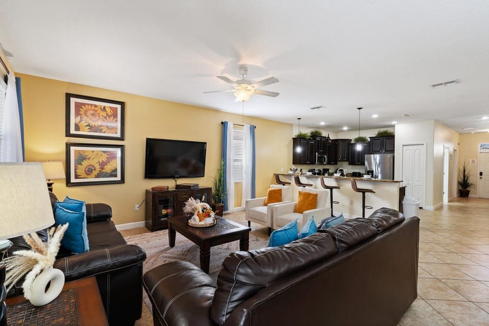 House, Multiple Bedrooms | Living area | Smart TV