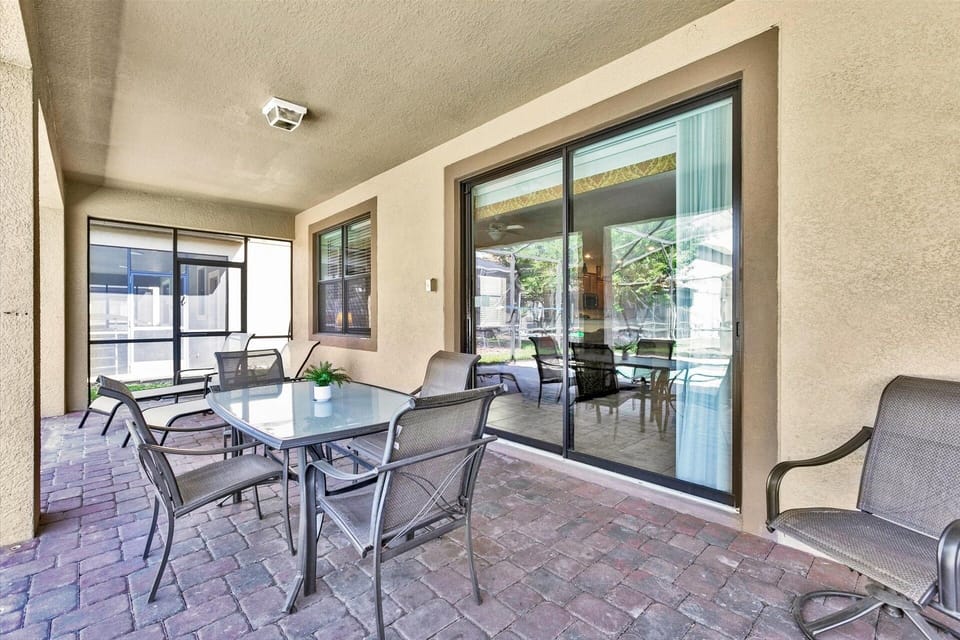 House, Multiple Bedrooms | Outdoor dining