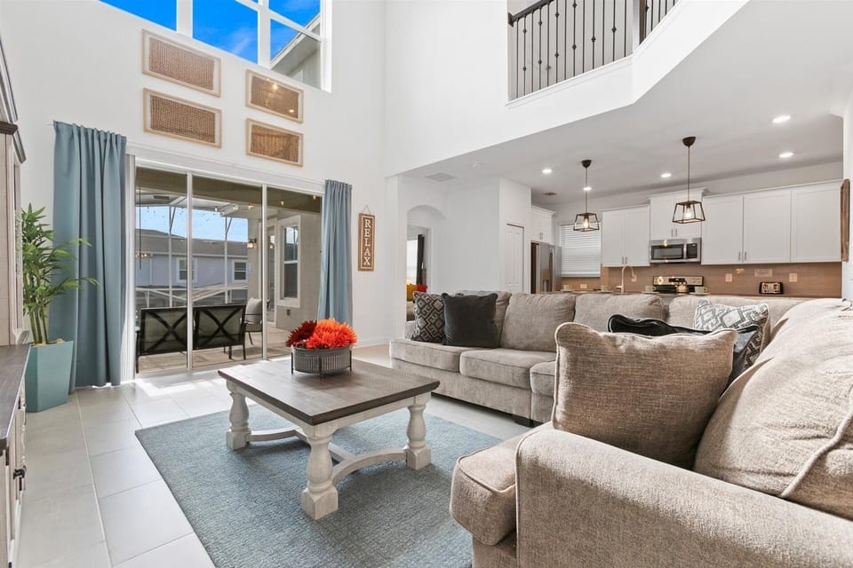 House, 5 Bedrooms | Living area | Smart TV