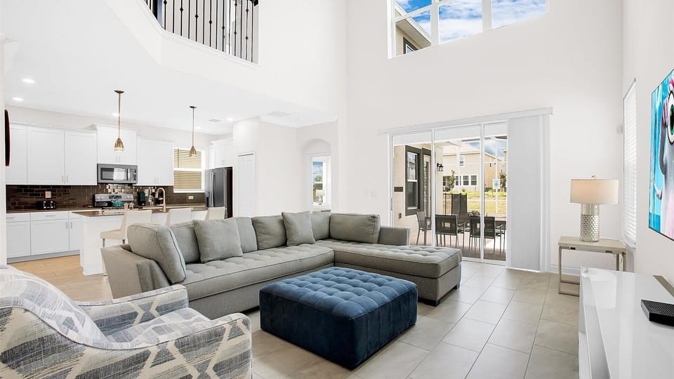 House, 5 Bedrooms | Living area | Smart TV