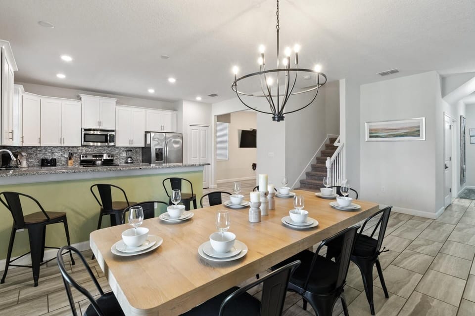 House, 6 Bedrooms | Dining