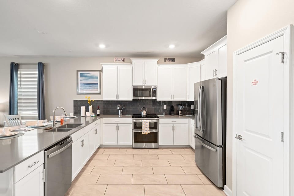 House, Multiple Bedrooms | Private kitchen | Coffee/tea maker, fridge, oven, toaster