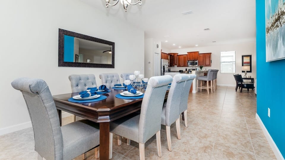 House, 4 Bedrooms | Dining